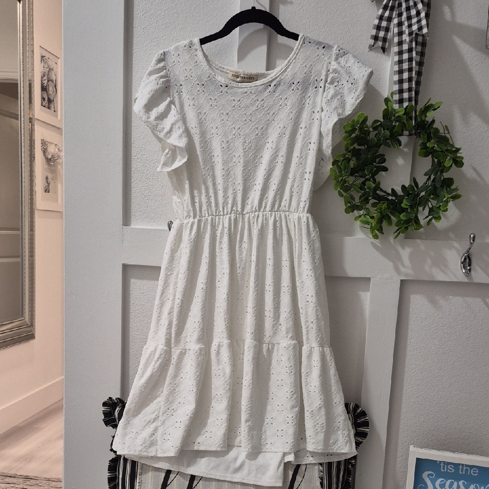 Chic White Eyelet Casual Dress